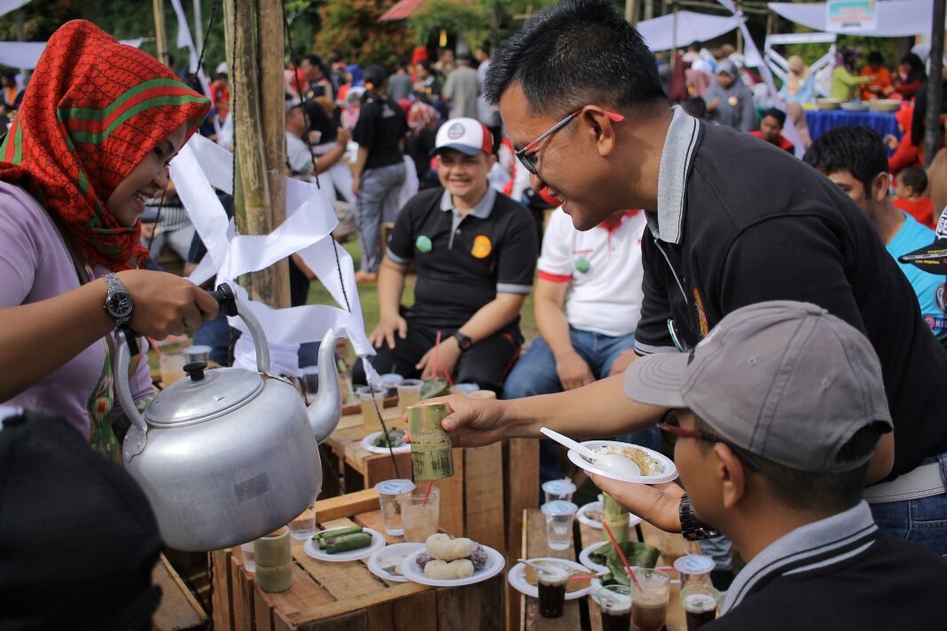Festival Kuliner Payakumbuh di Kawasan Medan Nan Bapaneh, Ngalau Indah, Kota Payakumbuh, Minggu (26/11/2017).