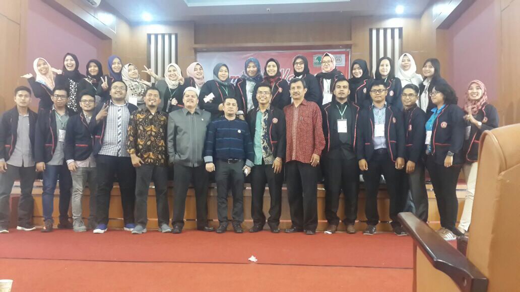 Panitia kegiatan Seminar Nasional QUO VADIS (Pendidikan Kenotariatan dan Profesi Notaris) bertempat di Aula Kampus Pascasarjana Fakultas Hukum, Universitas Andalas (Unand), Kota Padang, Rabu (29/11/2017).