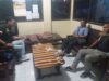 Kepala Sekolah yang diduga mencabuli anak muridnya saat diperiksa pihak kepolisian. Foto : Fernandez