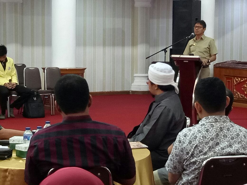 Dialog Publik dan Deklarasi komitmen bersama dalam Sumatera Barat Forum di Padang, Selasa (20/8/2018).