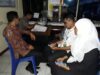 Pengawas Pemilu (Panwaslu) Kota Pariaman saat melaporkan terkait dugaan ujaran kebencian di Polres Pariaman, Rabu 28 Februari 2018. Foto : Rizki Pratama