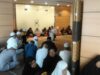 84 jamaah asal Batusangkar dan Pasaman, Sumatera Barat masih tertahan dan terlantar di Hotel Elaff Almashar Hotel, Mekkah, Arab Saudi, Kamis (29/3/2018). Foto : Vicky Masril (salah seorang jamaah dalam rombongan tersebut)
