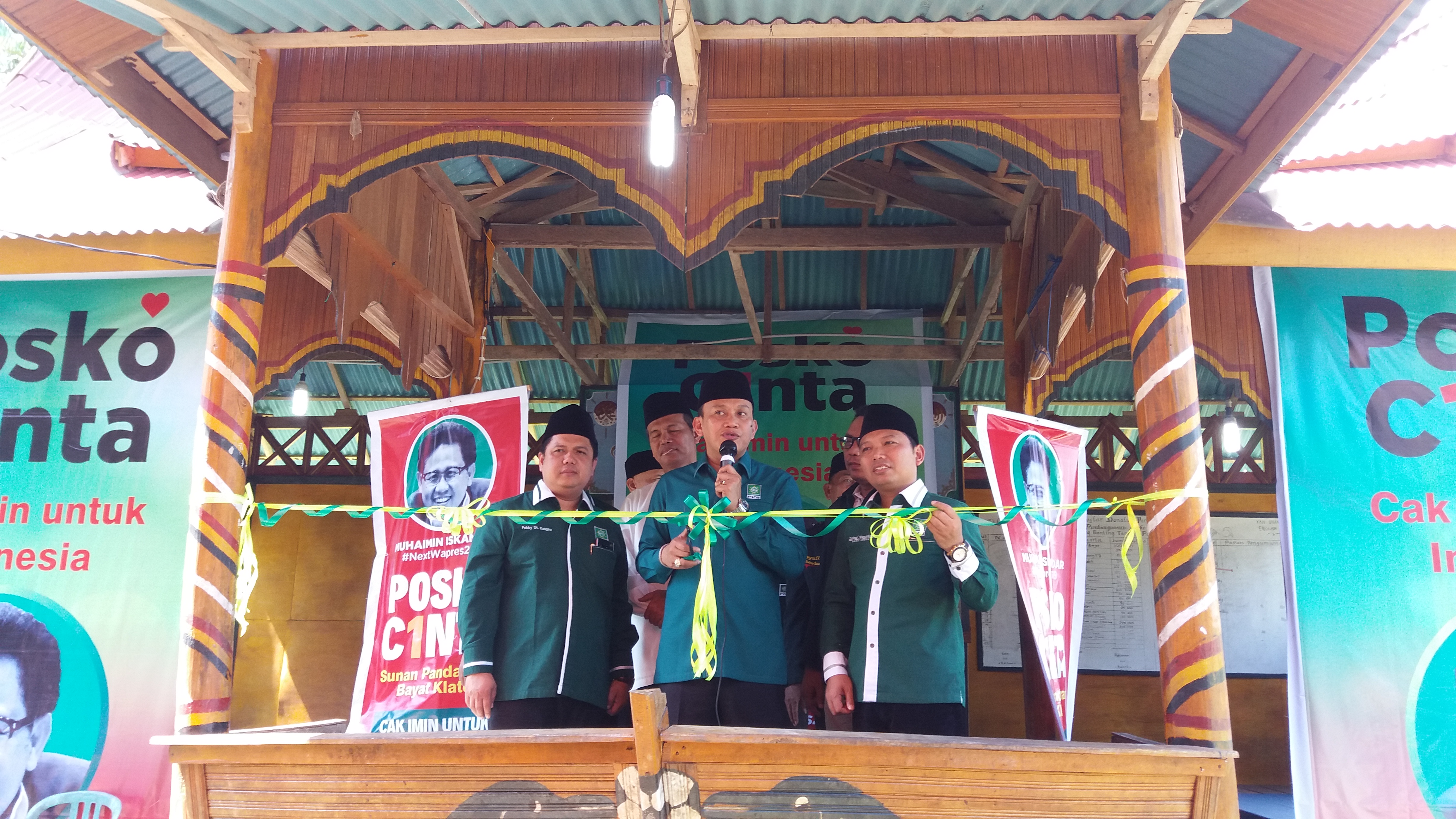 Peresmian Posko Satu Cinta milik Partai Kebangkitan Bangsa (PKB) oleh Sekjen PKB Abdul Karding di Ulakan Tapakis, Kabupaten Padang Pariaman.