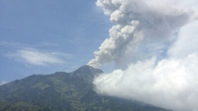 Merapi Meletus Freatik, Dilarang Mendaki