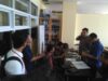 Bhenz Maharajo didampingi tim Lawan IP sampai di ruangan Ditreskrimsus Polda Sumbar