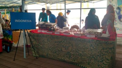 Delegasi Indonesia Meriahkan Panggung Istana Saadad Abad Tehran dengan Angklung