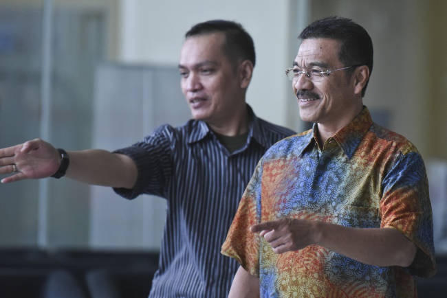 mantan Mendagri Gamawan Fauzi usai menjalani pemeriksaan KPK di Jalan Kuningan Persada Kav4, Jakarta Selatan. (istimewa)