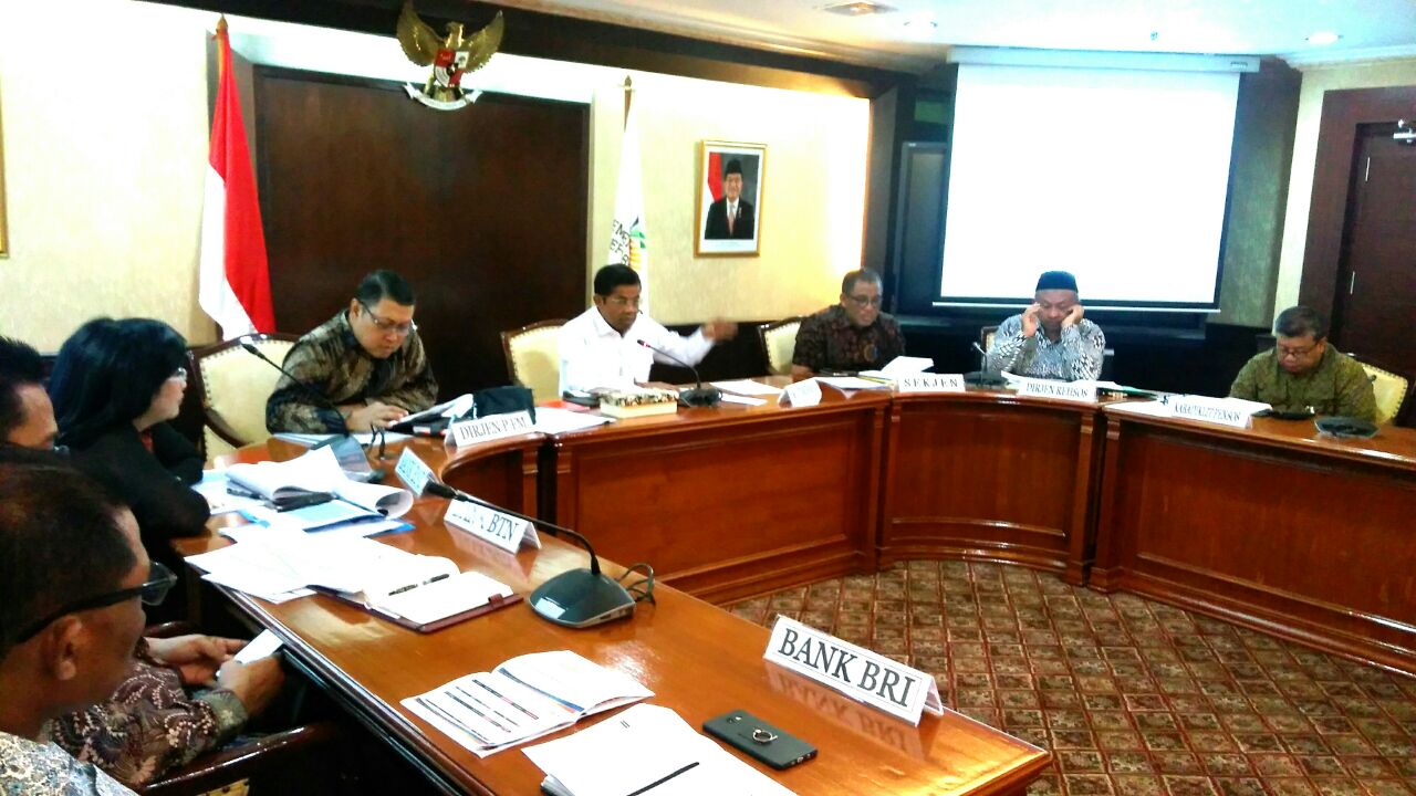 Mensos Idrus Marham pimpin rapat terkait penanganan stunting, Jumat (18/5/2018). Photo : Ria.