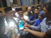 Wakil Gubernur Nasrul Abit memberikan keterangan pers usai Safari Ramadan di Masjid Al Kubra Nagari Pangian, Kecamatan Lintau Buo, Tanah Datar. Foto : Alwidio Petra
