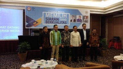 Literasi Media 'Memilih Konten Berkualitas' bagi Wartawan Sumatera Barat yang digelar oleh Komisi Penyiaran Indonesia (KPI) di Pangeran Beach Hotel, Padang, Rabu (2/5/2018). Foto : Al Ikhlas Saputra