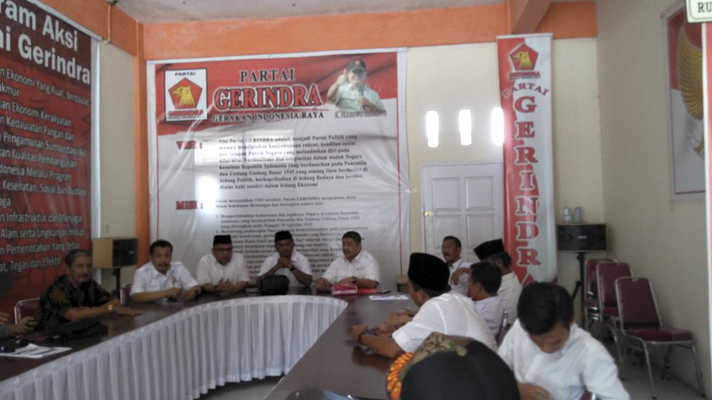 Suasana rapat di kantor DPC Gerindra Kabupaten Solok, Sumatera Barat. Photo : Fernandez