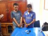 Kedua pelaku bersama barang bukti setelah ditangkap Satresnarkoba Polres Solok Arosuka dan BNNK Solok, Kamis (6/6/2018). Photo : Fernandez