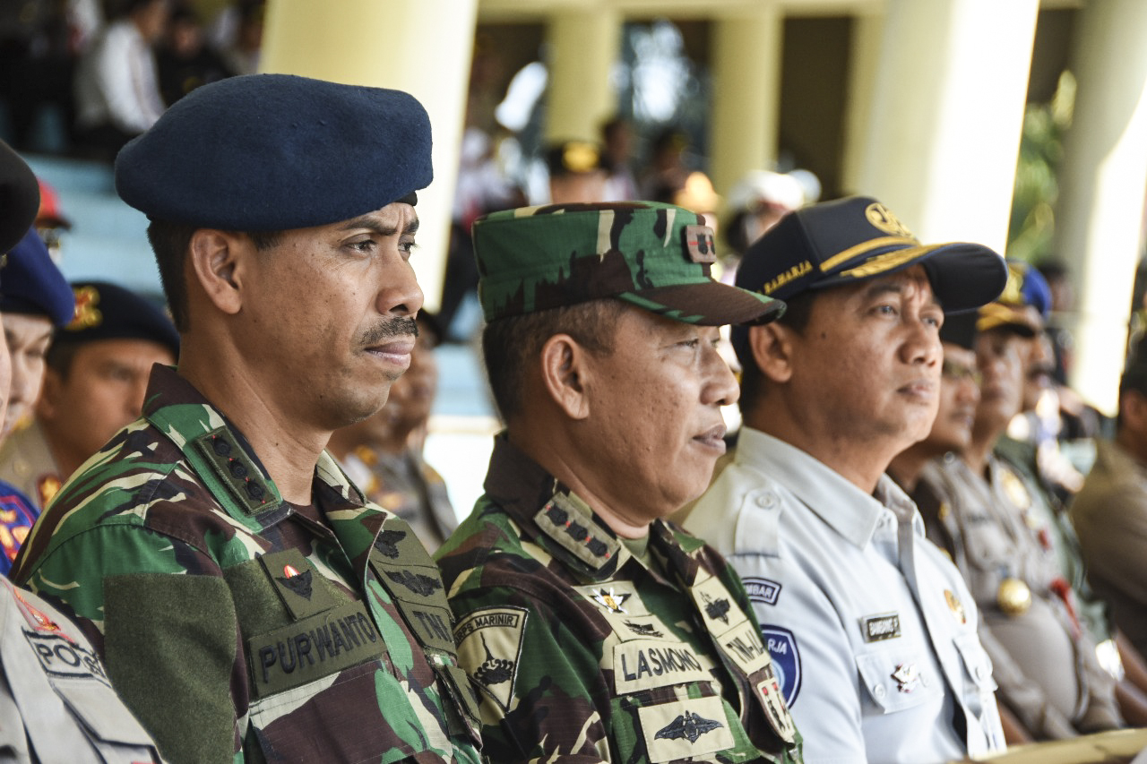 Komandan Lanud Sutan Sjahrir Kolonel Pnb Purwanto Adi Nugroho saat menghadiri apel gelar pasukan Operasi Ketupat Singgalang 2018