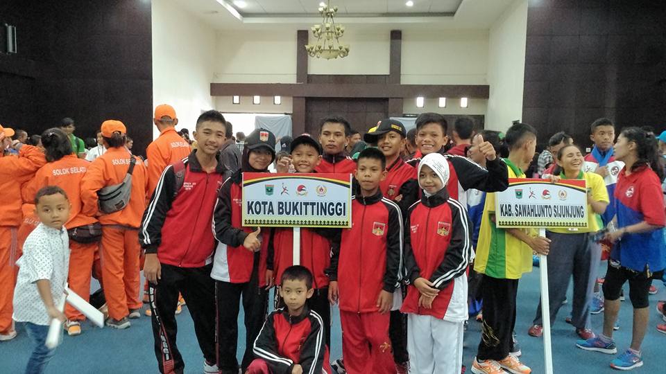 Kontingen atlit Wushu Bukittinggi. Photo : Dokumen Billy.