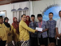 Tiga Siswa Berprestasi Raih Penghargaan dari Pemko Solok