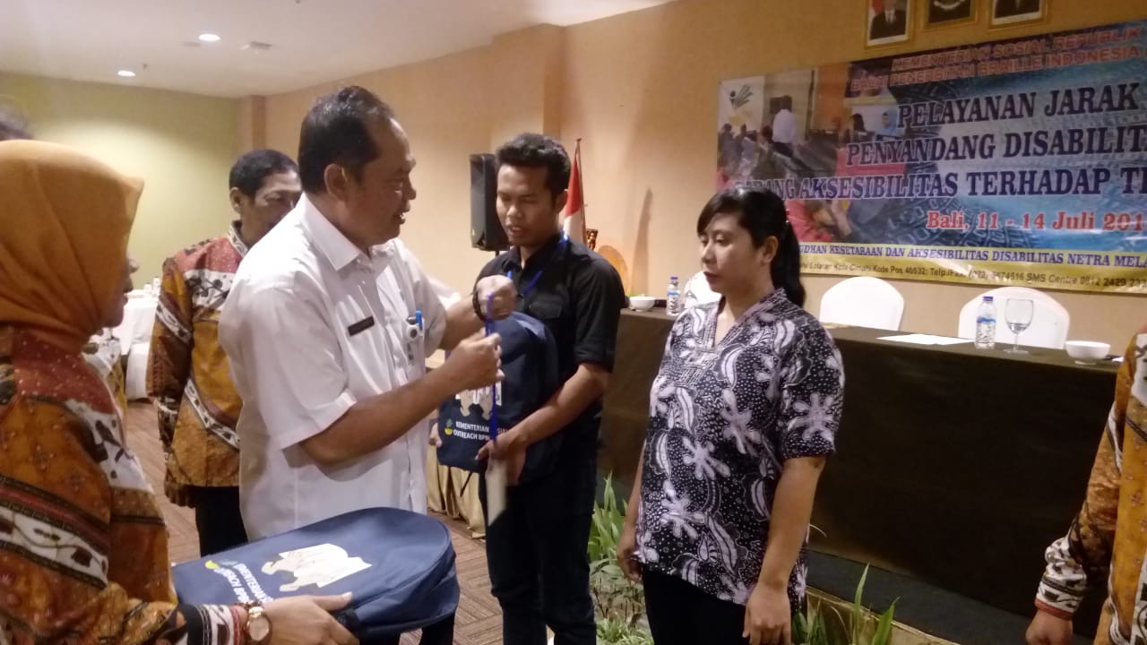 Balai Penerbitan Braile Indonesia (BPBI) Abiyoso Bandung melaksanakan Kegiatan Pelayanan Jarak Jauh Penyandang Disabilitas Netra