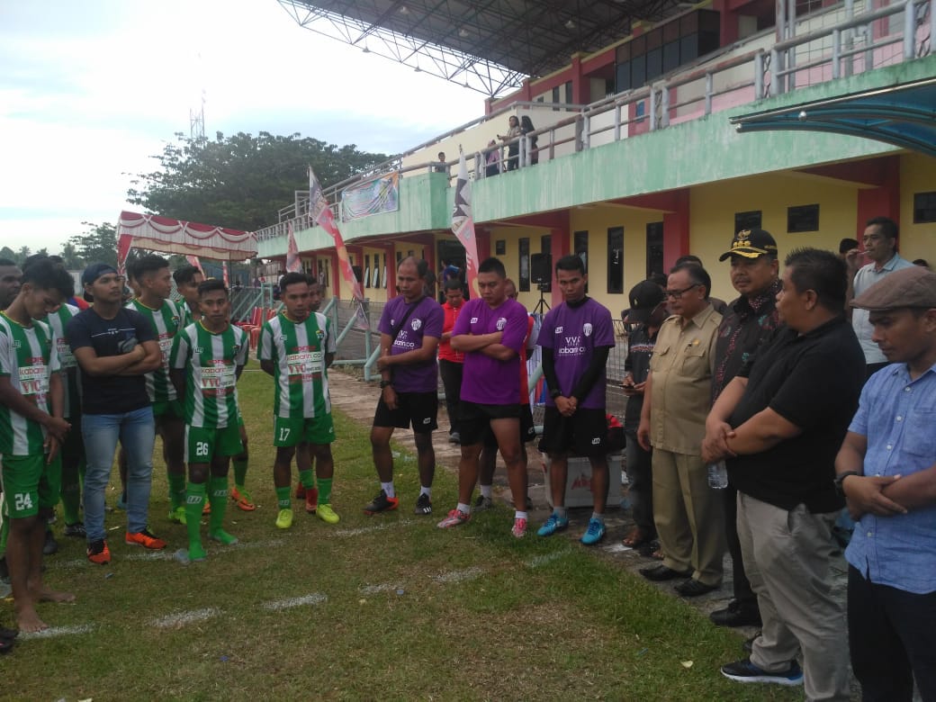Walikota Solok, Sumatera Barat (Sumbar), Zul Elfian menaruh harapan dipundak para punggawa Solok FC, yang telah melakoni berbagai pertandingan berbagai turneman di sejumlah daerah.