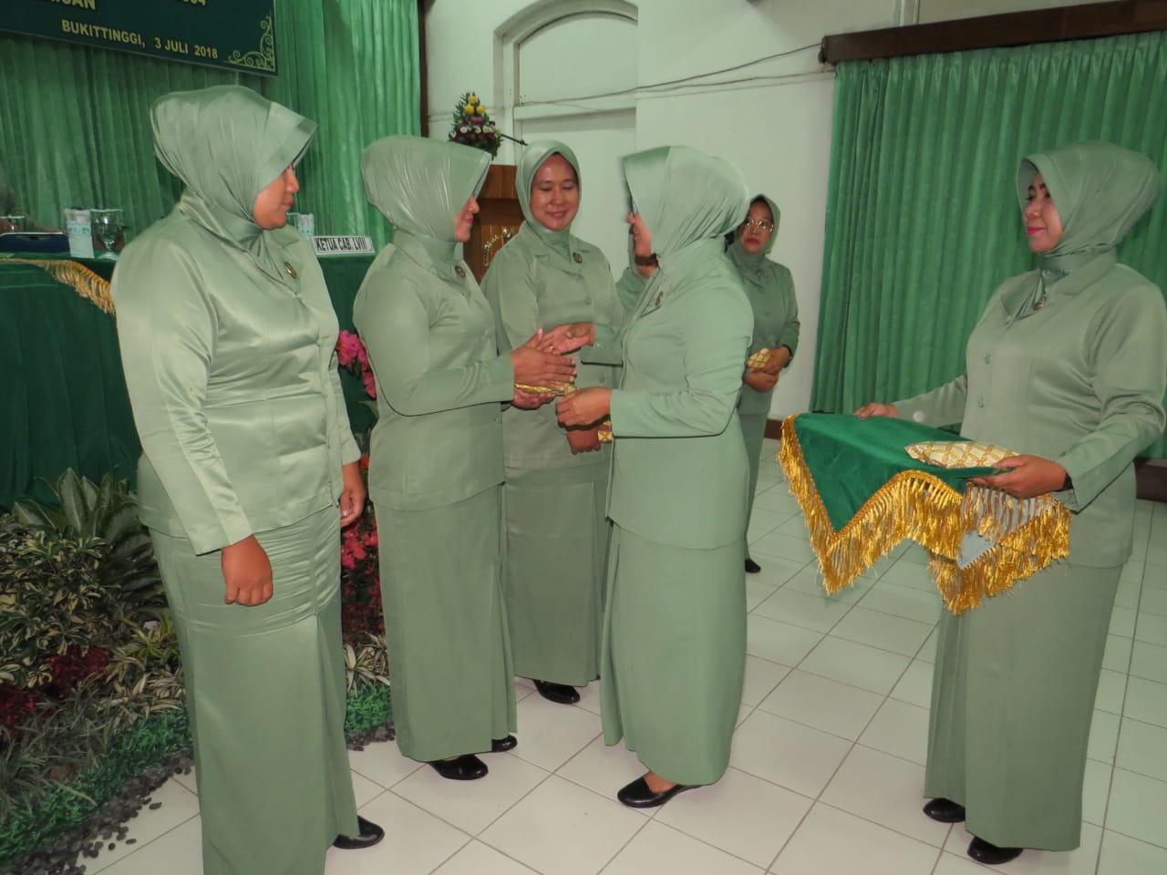 Kunjungan kerja sekaligus tatap muka kepada anggota Persit Kartika Chandra Kirana Cabang LVIII Dim 0304 Koorcab Rem 032 di Aula Makodim 0304/Agam.