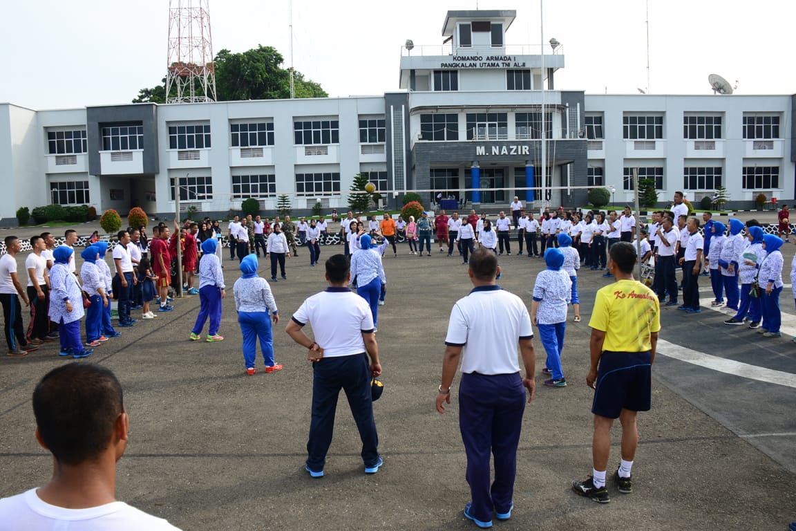 Rangkaian acara meriahkan HUT Lantamal II ke 12, di Mako Lantamal II Padang, Teluk Bayur, Kota Padang, Sumatera Barat.