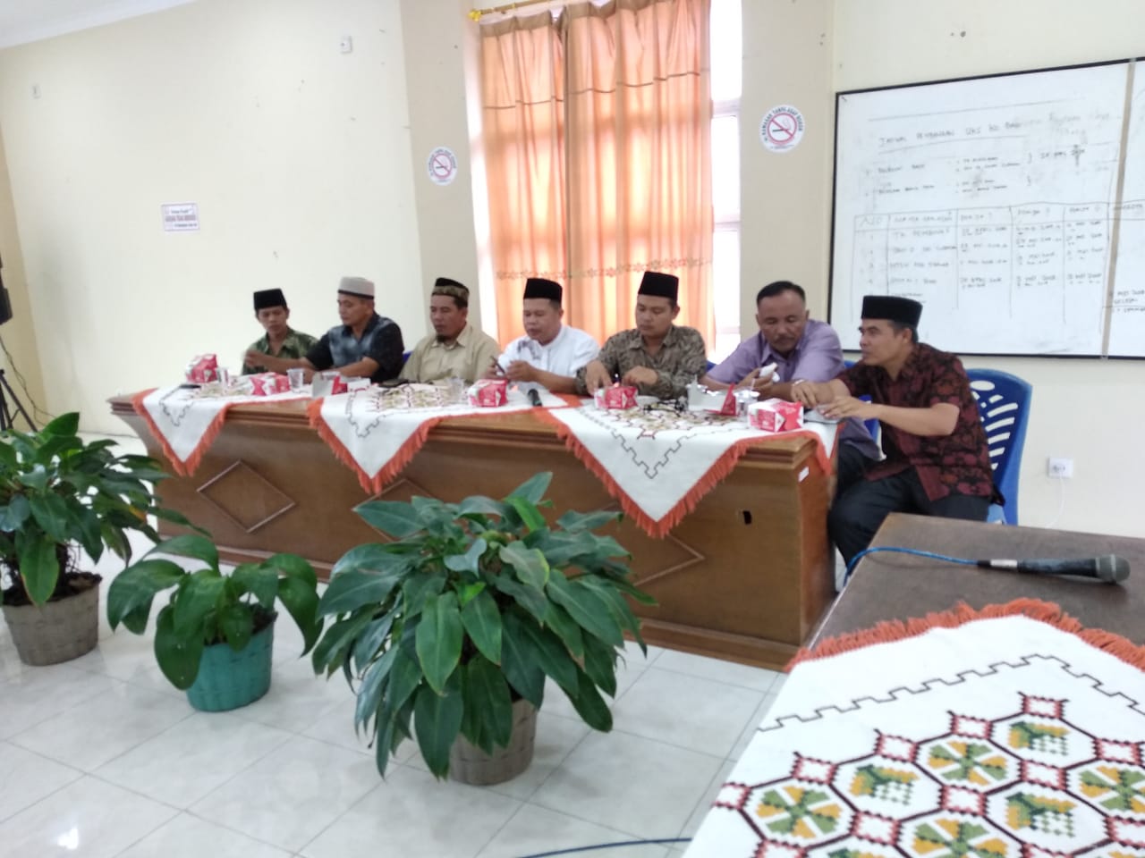 Agam Dapil IV  melakukan reses ke Kecamatan Baso, Sumatera Barat (Sumbar), di Aula Kantor Camat, Jum'at (6/7/2018).