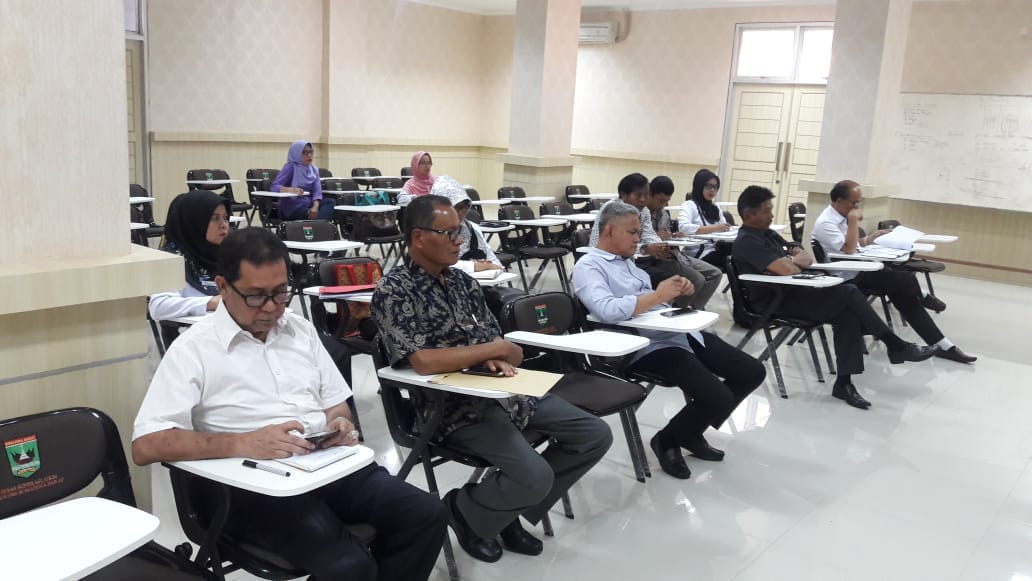 Kunjungan kerja Komisi II DPRD Kabupaten Agam melakukan kunjungan kerja ke Dinas Koperasi UMKM Sumatera Barat, Rabu (12/7/2018). Foto : Arumi