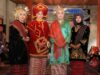 Pagelaran pakaian adat Minangkabau. Foto : Humas Pemkab Tanah Datar