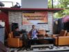Komisioner KPU Sumbar, Gebril Daulai ketika silaturrahmi dengan jurnalis. Foto : Hijrah Adi Sukrial