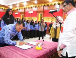 59 Honorer Pemko Pariaman Dilantik Jadi PNS