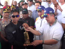 Wagub dan Menristekdikti Sambut Api Asian Games di BIM