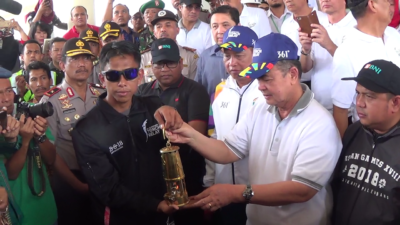 Wagub dan Menristekdikti Sambut Api Asian Games di BIM