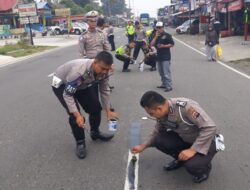 Tidak Ditanggapi, Satlantas Polres Bukittinggi Ubah Marka Jalan yang Menyesatkan