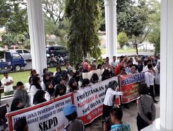Lakukan Demo Ke DPRD Tanah Datar, 217 Tenaga Honor Tagih Janji Pemerintah