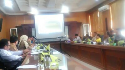 Wabup Zuldafri Darma : Penataan Pasar Batusangkar Harus “Dikeroyok”