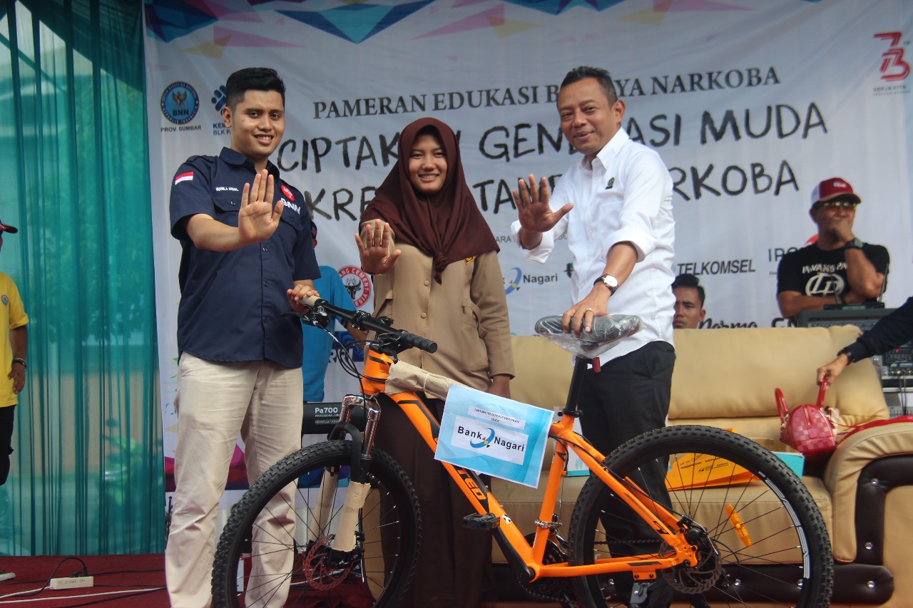 Pameran dan Edukasi Bahaya Narkoba bertemakan 'Ciptakan Generasi Muda Kreatif Tanpa Narkoba' itu disasarkan pada generasi milenial di pelataran halaman BLK Padang, Kamis 13 September 2018. Foto : Istimewa