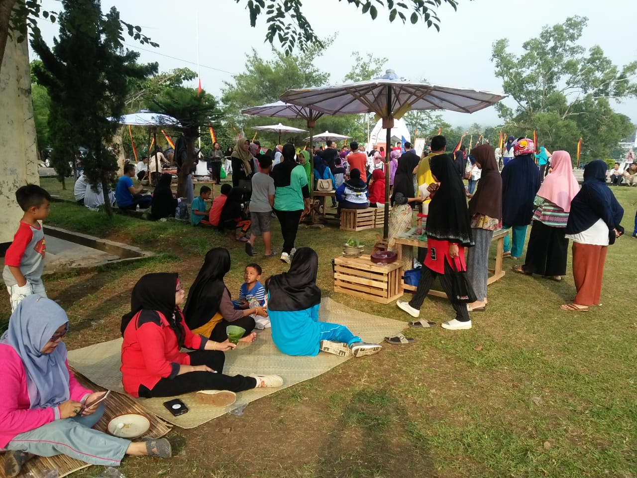 Suasana di Pasar Van Der Capellen