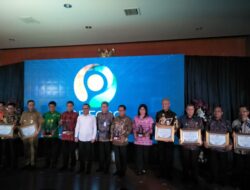 Sumbar Raih Penghargaan Hubungan Industrial Terbaik dari Kemnaker RI