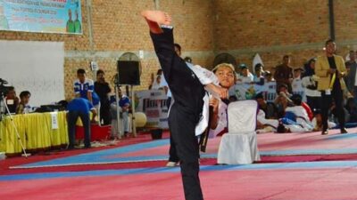 Taekwondo Padang Tambah Medali Emas di Porprov XV