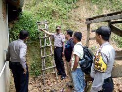 Kapolsek Tanjung Gadang Tinjau Pemukiman Warga Yang Rawan Longsor