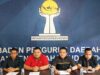 Dari kiri ke kanan, viola violita (sekretaris oc), riffandy pratama (sekretaris sc), helmi prilla aldino (sekretaris umum), iqra chissa (ketua umum), aulia fernanda (ketua oc), neiko rasaki (okk)