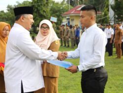 Apel Gabungan, Walikota Solok Serahkan SK 92 PNS Baru