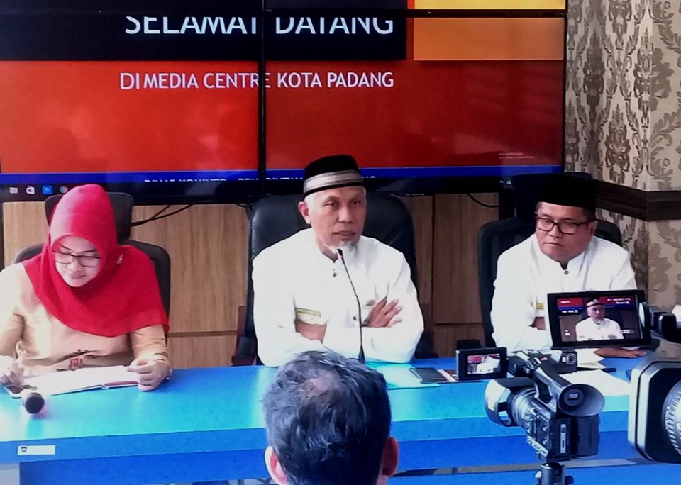Konferensi pers Walikota Padang terkait penolakan penayangan film 'Kucumbu Tubuh Indahku' di Media Centre Pemko Padang, Rabu 8 Mei 2019. Foto : Istimewa