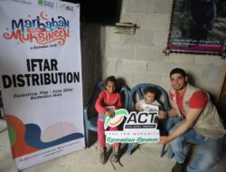ACT Bagikan 500 Paket Berbuka Puasa untuk Palestina