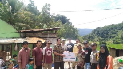Baznas Agam Serahkan Bantuan Korban Kebakaran di Palembayan