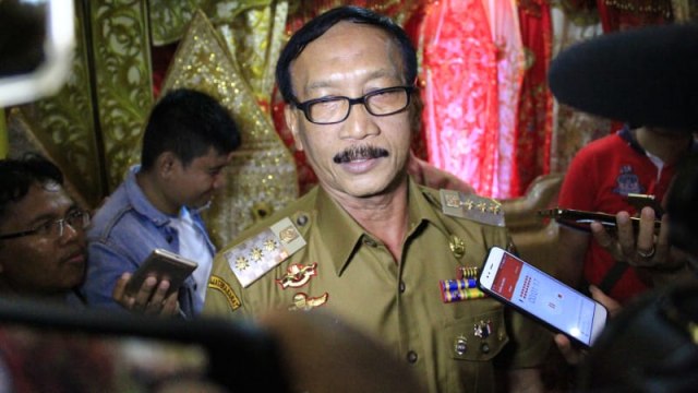 Bupati Pesisir Selatan Hendrajoni