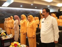 Arti Istri Bagi Seorang Donny Moenek