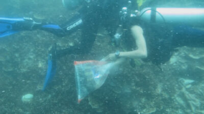 Pecinta Laut di Sumbar Prihatin dan Bersihkan Laut Lewat Aksi 2.0