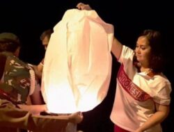 Lepas 1.000 Lampion, Seribu Harapan Persit Korem 032 WB untuk Mentawai