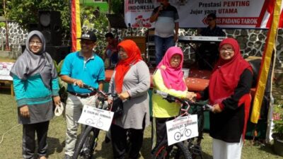 Sambut HUT ke-74 RI di Baso Bertabur Hadiah