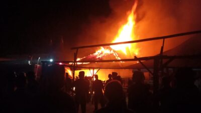 Pasar Sumani Solok Terbakar