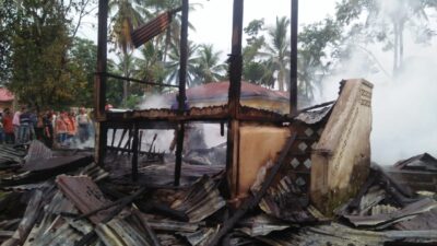 Sebuah Rumah Gadang Di Nagari Selayo Habis Di Lalap Si Jago Merah